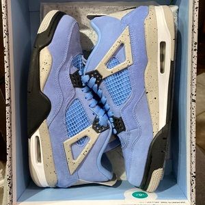 Air Jordan 4 University Blue size 8.5
